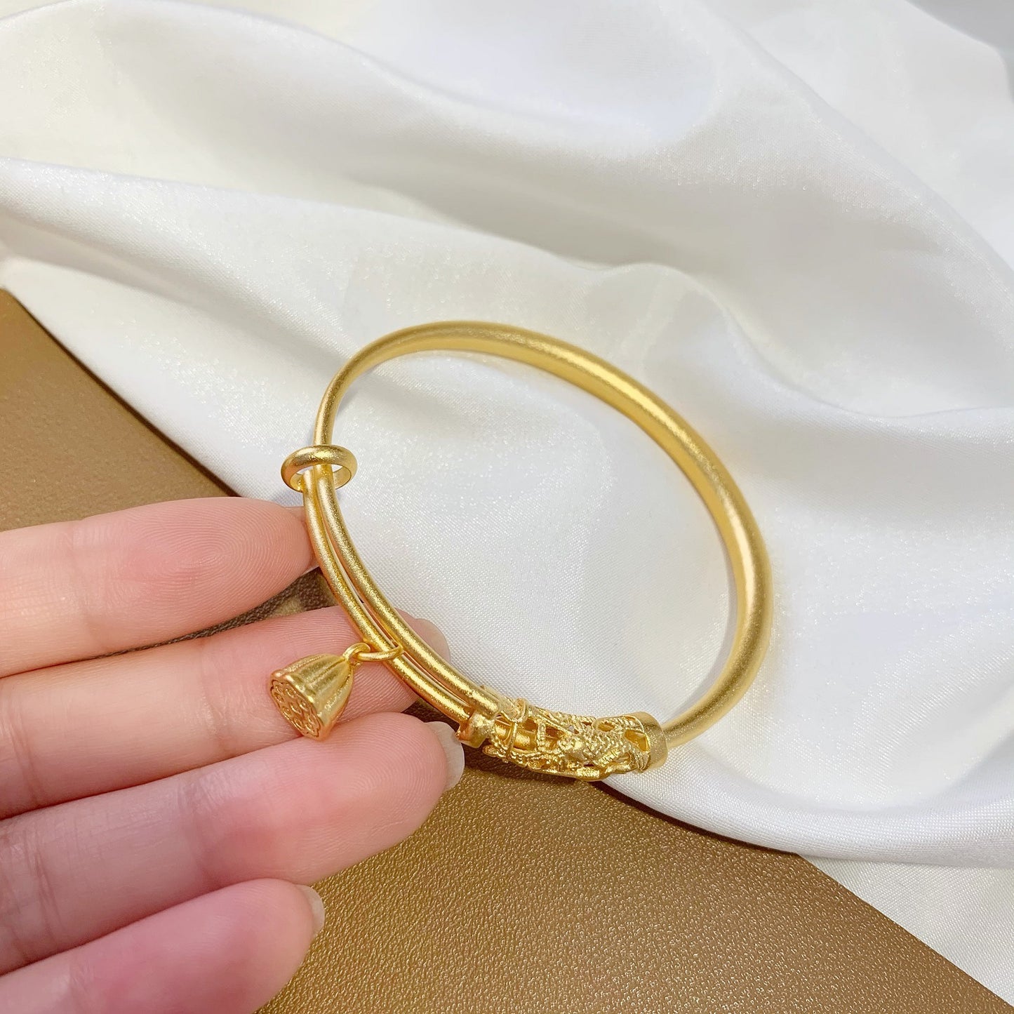 Ancient craft sand gold lotus hollow shape bracelet ladies gift