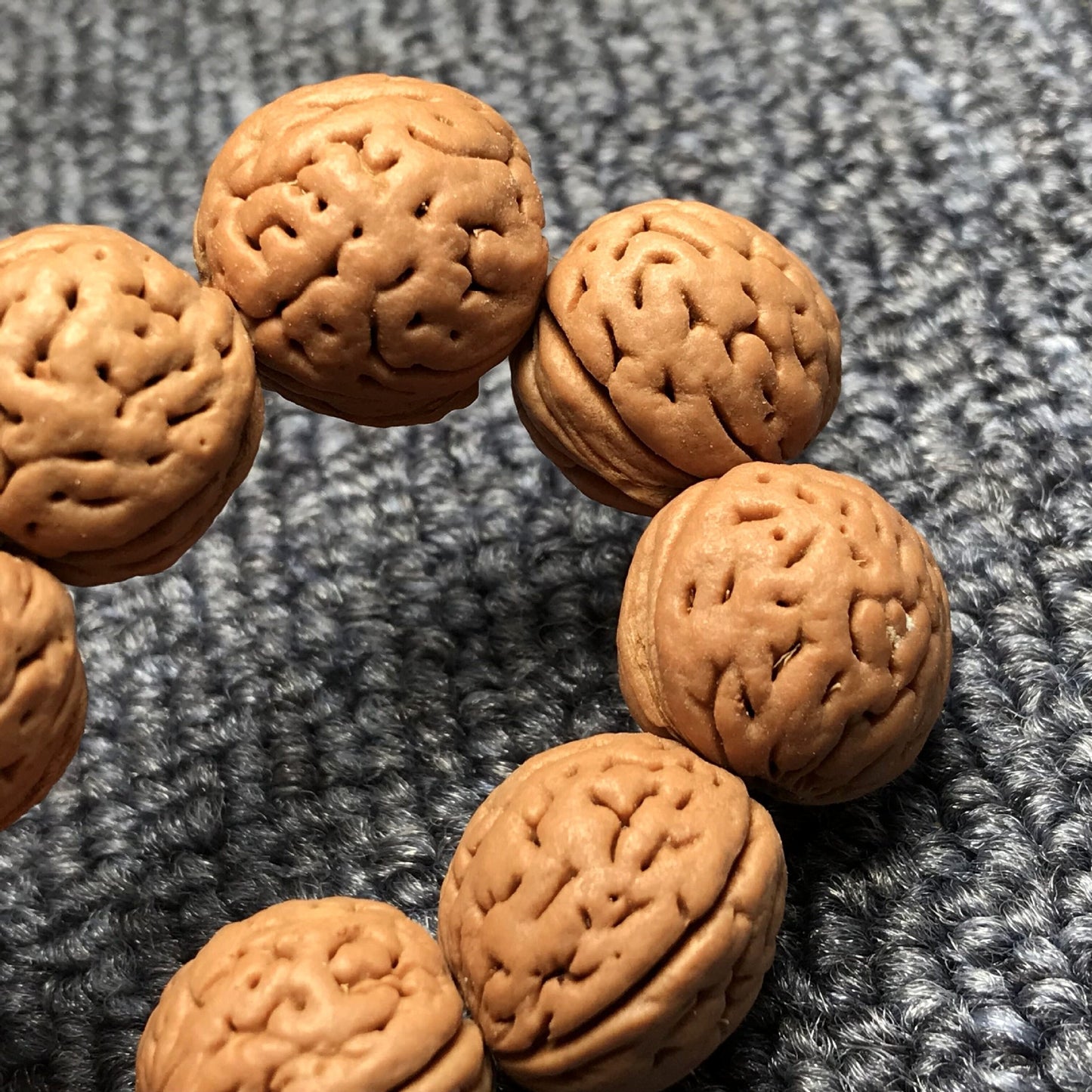 Chinoiserie selected Wenwan walnut bracelet, natural brain pattern walnut bracelet, size 16-20mm