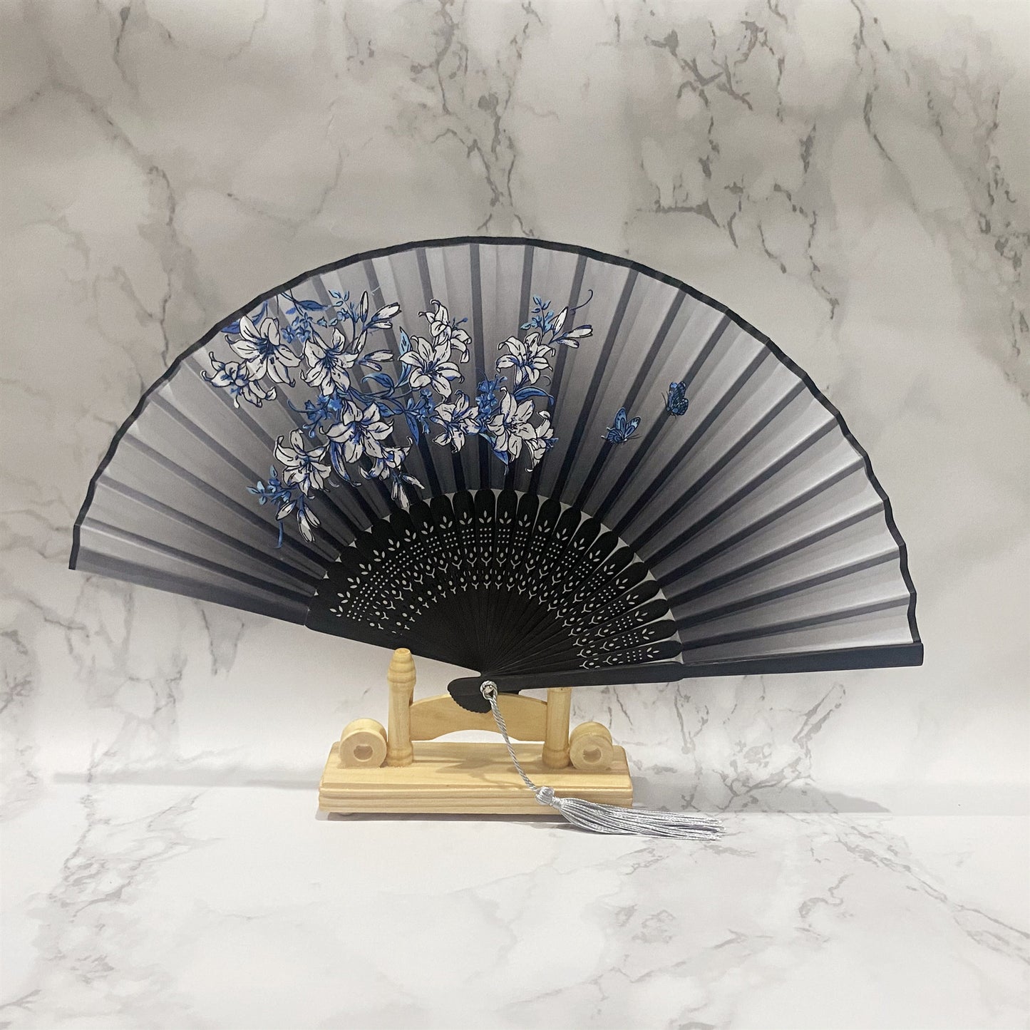 Chinese style classical ladies tassel small folding fan portable folding fan ladies gift small bamboo fan