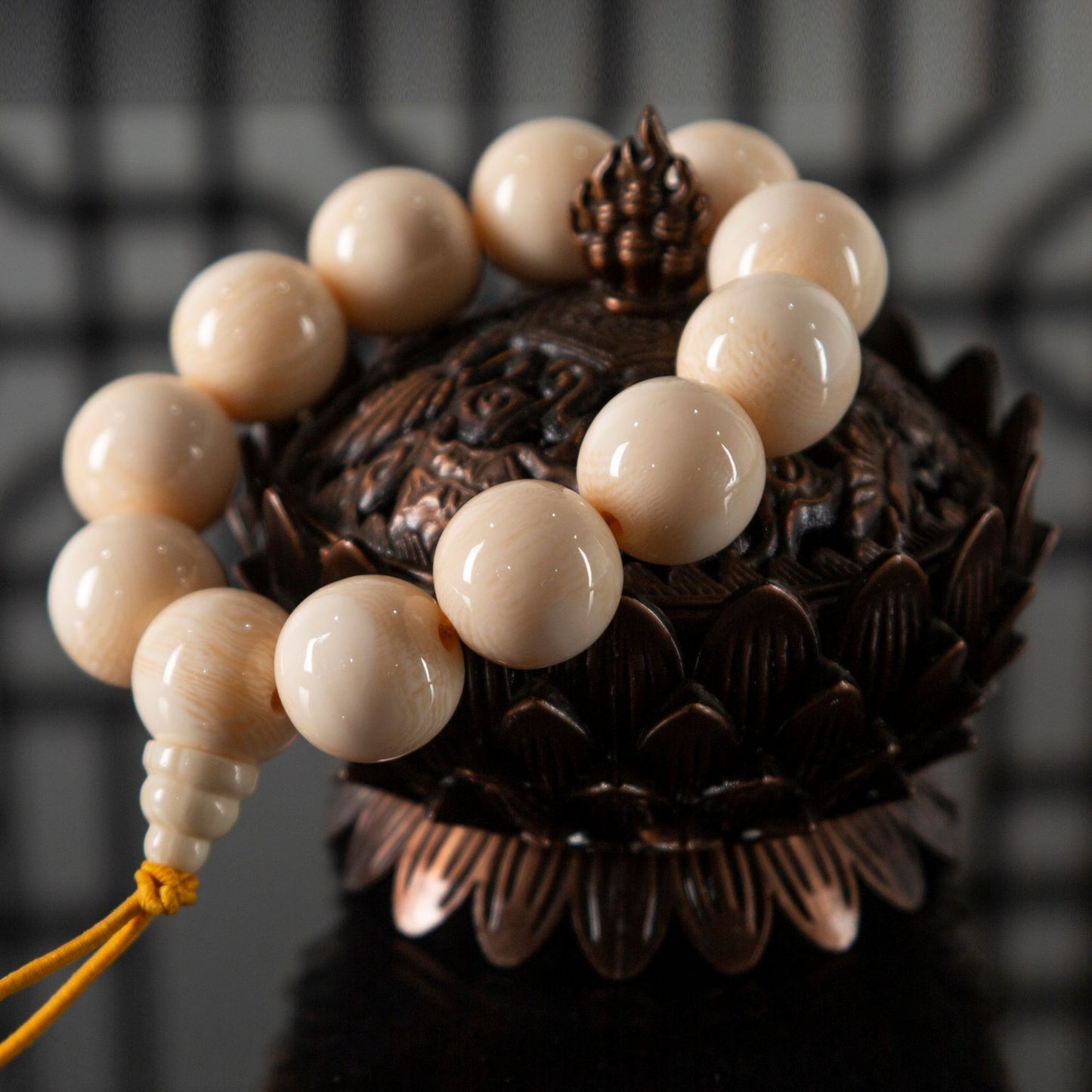 Chinoiserie imitation mammoth ivory resin feng shui Bracelets