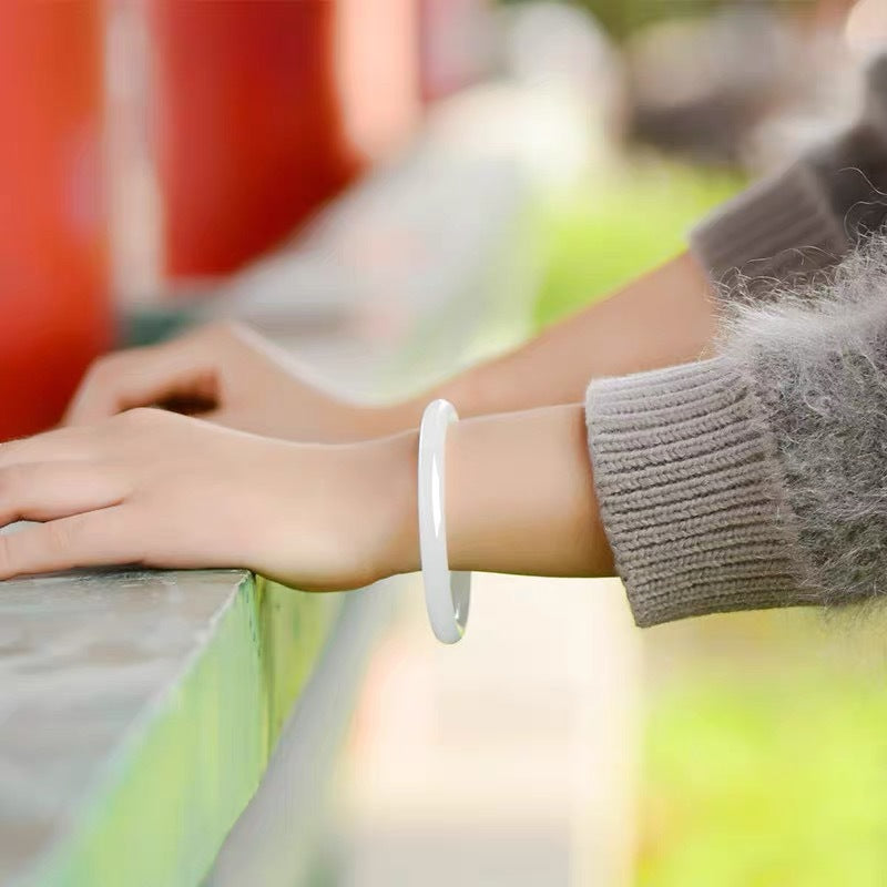 Chinoiserie Kunlun White Jade Concubine Bracelet